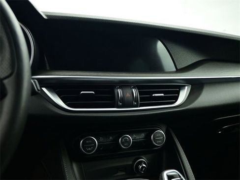 Used 2022 Alfa Romeo Stelvio Ti image 30