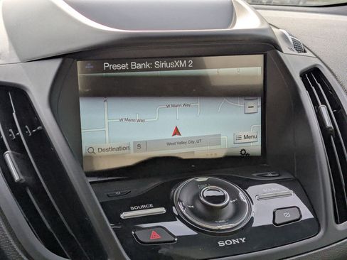 Used 2019 Ford Escape Titanium image 24