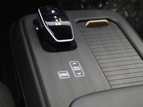 Used 2023 Nissan Ariya FWD image 27
