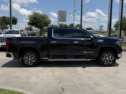 Used 2024 GMC Sierra 1500 SLT AWD/4WD image 3