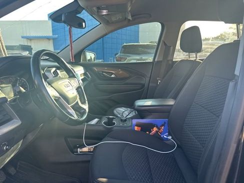 Used 2020 GMC Terrain SLE w/ Driver Convenience Package FWD image 8