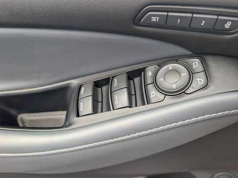 Used 2023 Buick Enclave Premium w/ Experience Buick Package FWD image 34