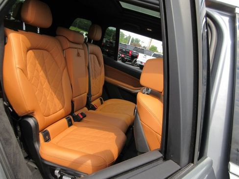 Used 2023 BMW X7 xDrive40i w/ Executive Package AWD/4WD image 24