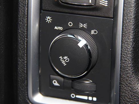 Used 2015 RAM 1500 Outdoorsman w/ Pittsburgh Penguins Edition AWD/4WD image 37