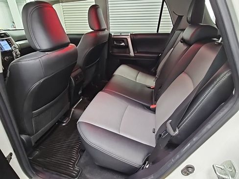 Used 2020 Toyota 4Runner SR5 image 31