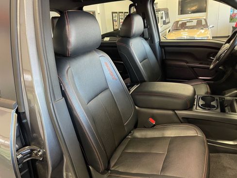 Used 2023 Nissan Titan PRO-4X w/ Pro-4x Convenience Package image 39