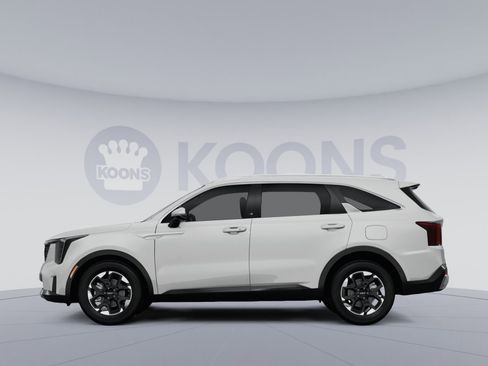 Used 2024 Kia Sorento S image 2