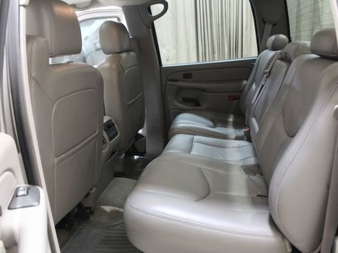 Used 2006 GMC Sierra 2500 SLT w/ Onstar Plus Package image 15