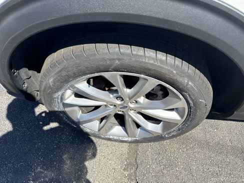 Certified 2022 Ford Explorer Platinum w/ Equipment Group 601A image 16