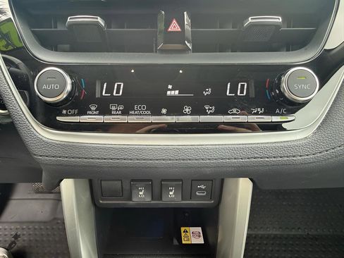 Used 2023 Toyota Corolla Cross XLE w/ Convenience Package image 27