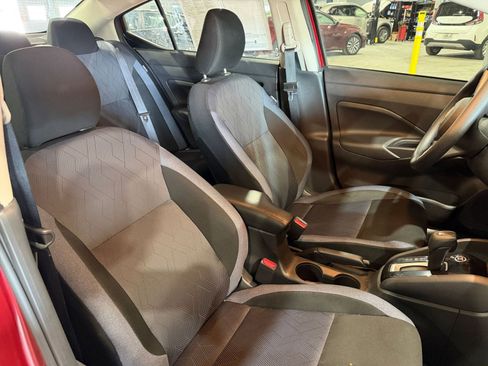 Used 2025 Nissan Versa SV image 31