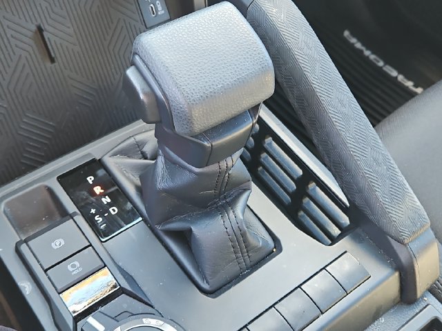 Used 2026 Toyota Tacoma SR AWD/4WD image 29