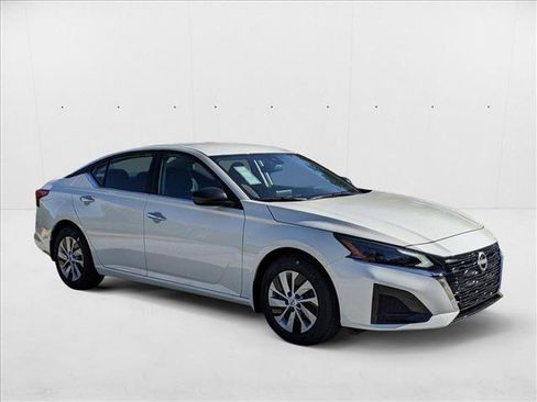 New 2025 Nissan Altima 2.5 S image 6