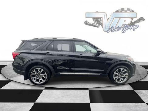 Used 2025 Ford Explorer Platinum w/ Ultimate Package AWD/4WD image 5