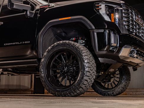 Used 2025 GMC Sierra 2500 Denali w/ Denali Reserve Package AWD/4WD image 15