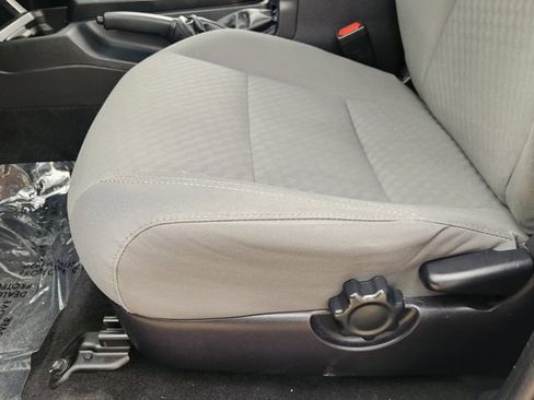 Used 2021 Toyota Tacoma SR AWD/4WD image 18
