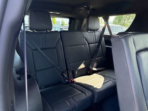 Used 2023 Chevrolet Suburban RST w/ Sport Performance Package AWD/4WD image 12