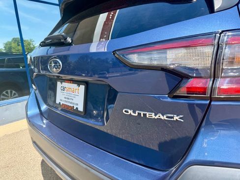 Used 2022 Subaru Outback Premium AWD/4WD image 11