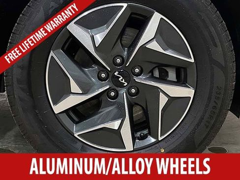 Used 2022 Kia Sorento S FWD image 5