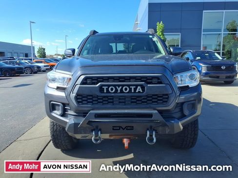Used 2020 Toyota Tacoma SR AWD/4WD image 3