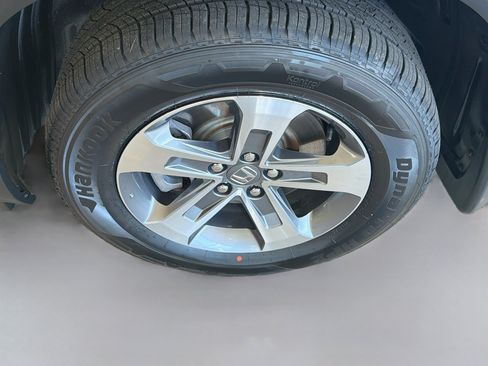 Used 2024 Honda Pilot EX-L image 36
