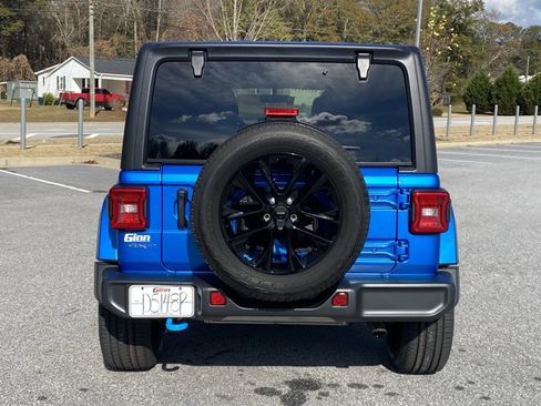 Used 2022 Jeep Wrangler Unlimited Sahara w/ Cold Weather Group image 5