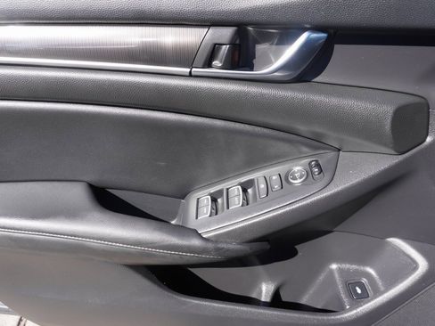 Used 2022 Honda Accord Sport image 9