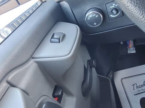 Used 2018 Chevrolet Express 2500 image 12