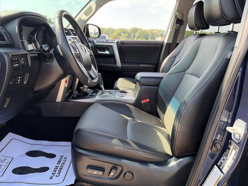 Used 2018 Toyota 4Runner SR5 Premium AWD/4WD image 15