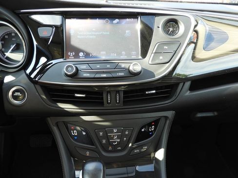 Used 2019 Buick Envision Essence FWD image 46