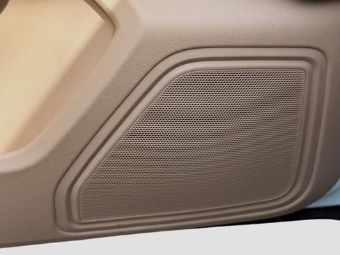 Used 2023 Porsche Macan Turbo image 24