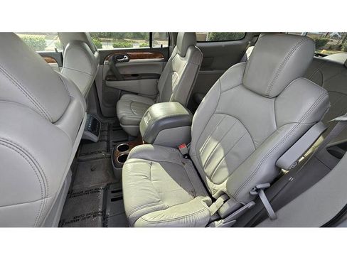 Used 2009 Buick Enclave CXL w/ Entertainment Package #4 image 19