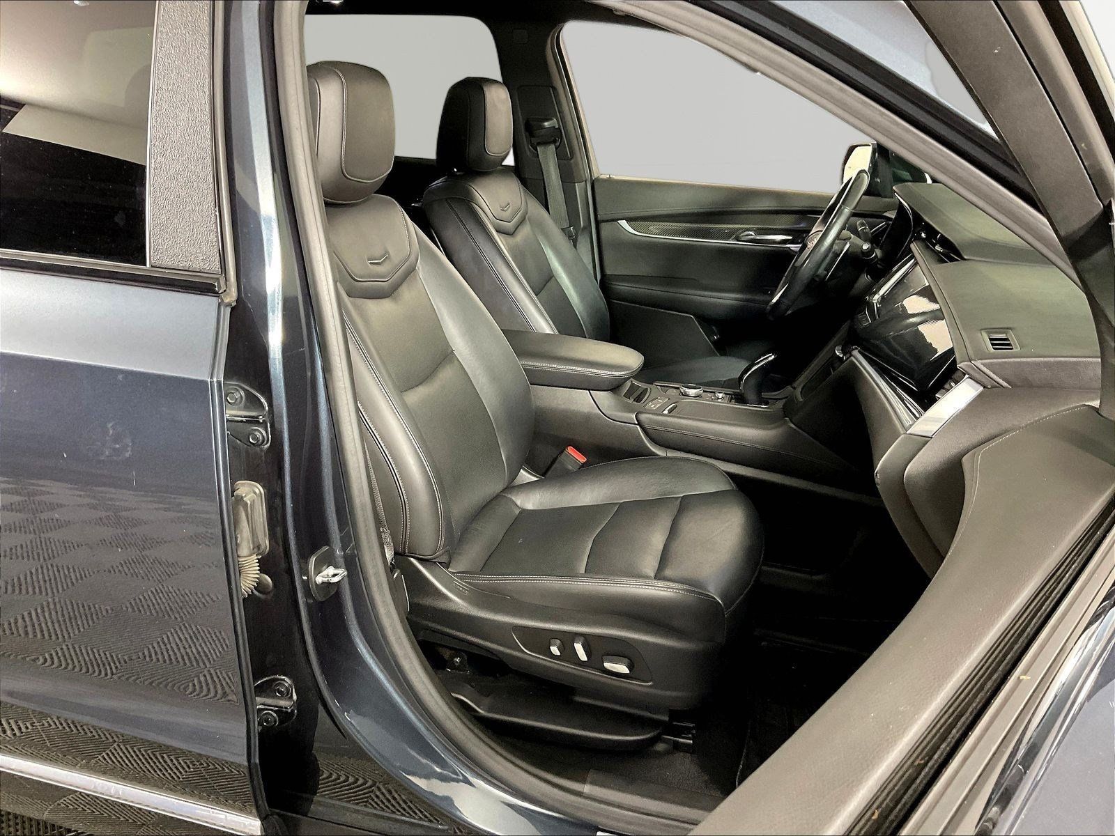 Used 2020 Cadillac XT6 Sport AWD/4WD image 30