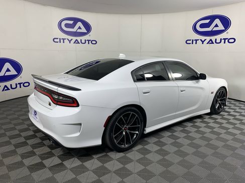 Used 2016 Dodge Charger R/T Scat Pack w/ Technology Group RWD image 3