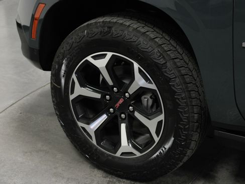 New 2026 GMC Yukon AT4 w/ AT4 Premium Plus Package AWD/4WD image 10