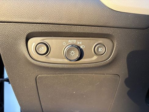Used 2023 Buick Encore GX Select image 25