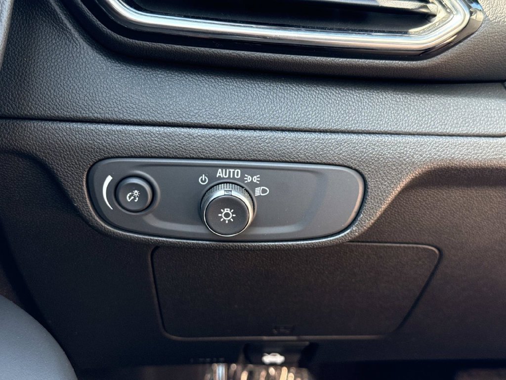 Used 2022 Chevrolet Bolt EUV LT FWD image 14