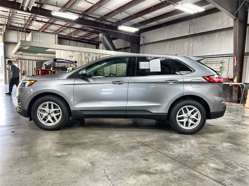 Used 2024 Ford Edge SEL image 5