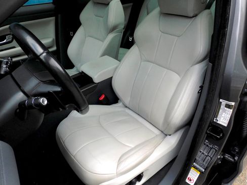 Used 2019 Land Rover Range Rover Evoque SE Premium AWD/4WD image 14