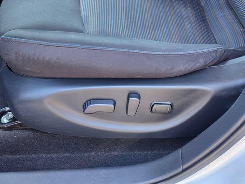 Used 2019 Nissan Leaf SV w/ SV Technology Package FWD image 13
