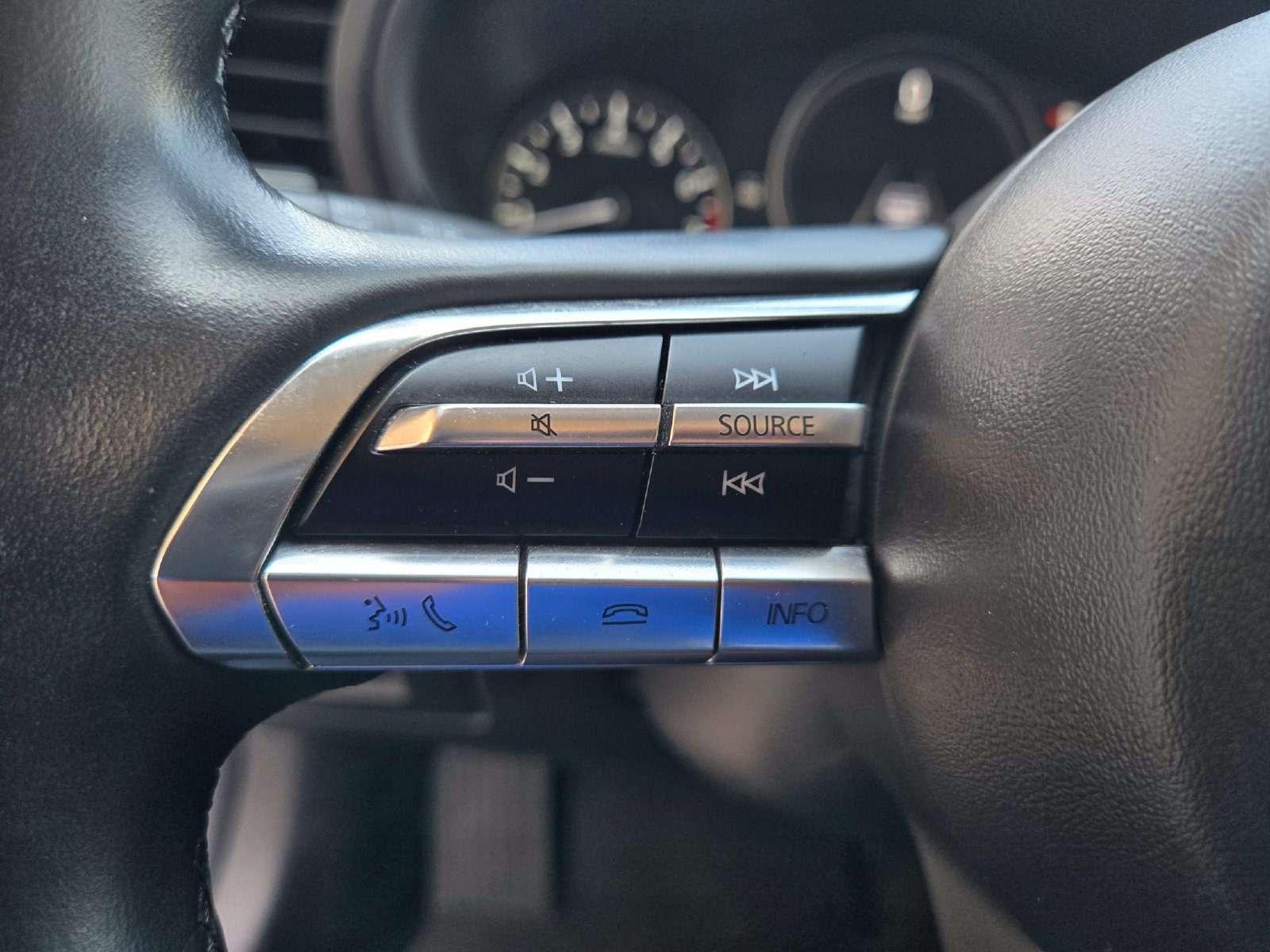 Used 2023 MAZDA MAZDA3 s FWD image 13