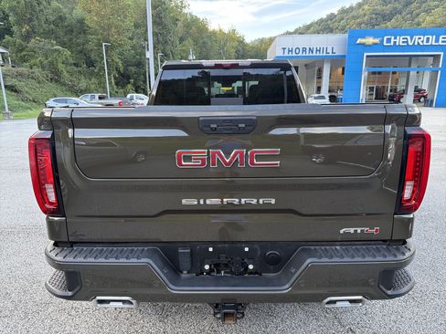 Used 2024 GMC Sierra 1500 AT4 w/ Technology Package AWD/4WD image 7