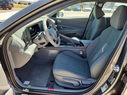 New 2025 Hyundai Elantra Sport image 10