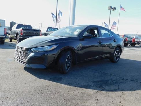 Used 2024 Nissan Sentra SV image 4