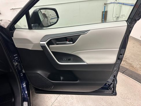 Used 2021 Toyota RAV4 XLE image 29