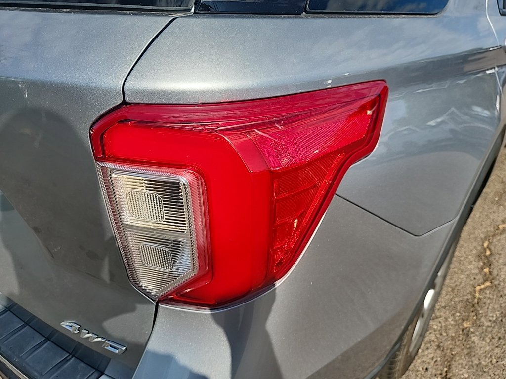 Used 2023 Ford Explorer XLT w/ Equipment Group 202A AWD/4WD image 13