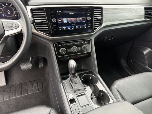 Used 2023 Volkswagen Atlas Cross Sport SE image 29