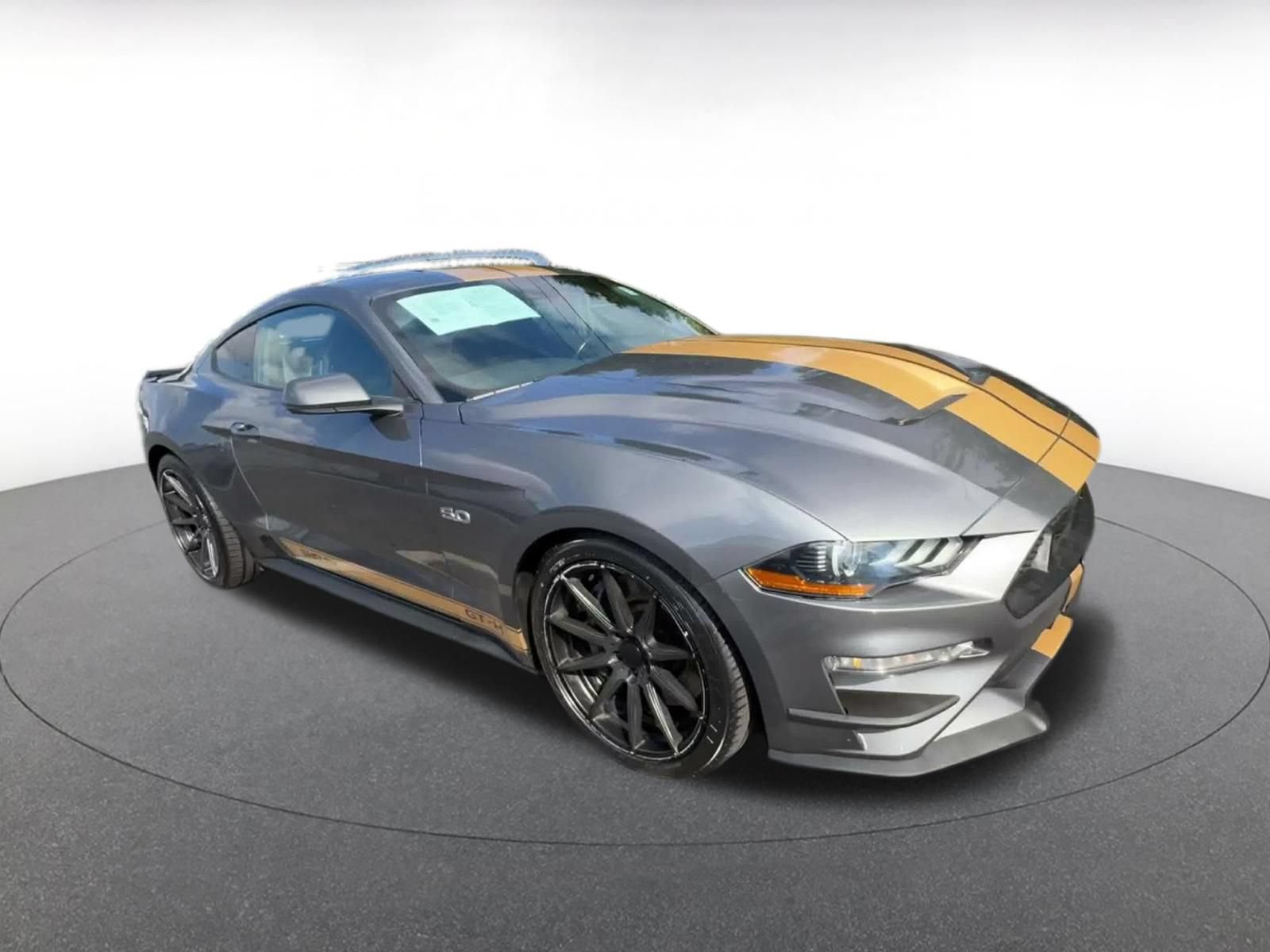 Used 2022 Ford Mustang GT Premium w/ GT Performance Package RWD image 2