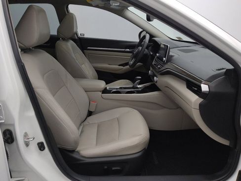 Used 2020 Nissan Altima 2.5 Platinum image 21