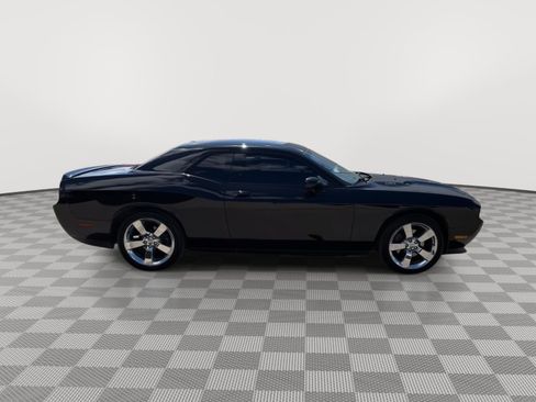 Used 2010 Dodge Challenger R/T RWD image 8